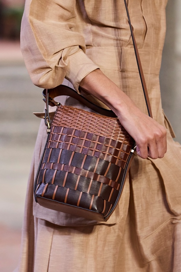 Alberta Ferretti تقدّم مجموعتها في ميلان بعنوان: الفستان الأبيض المثالي