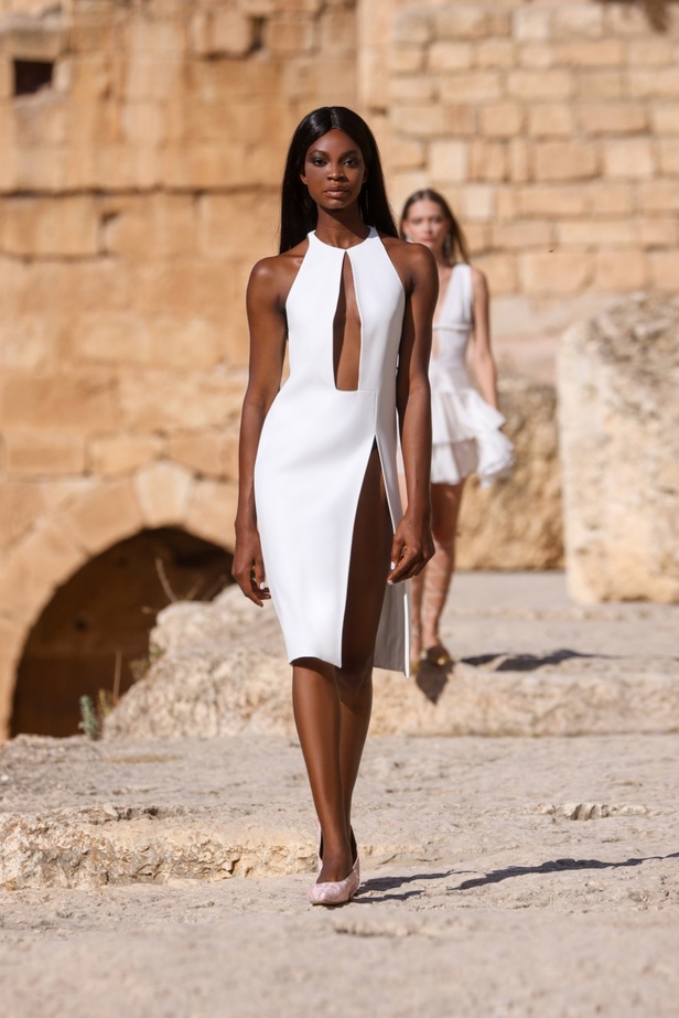 مجموعة أزياء دار جورج حبيقة الجاهزة لربيع وصيف 2024