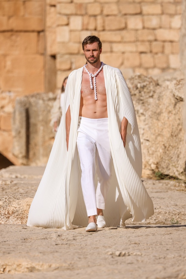 مجموعة أزياء دار جورج حبيقة الجاهزة لربيع وصيف 2024