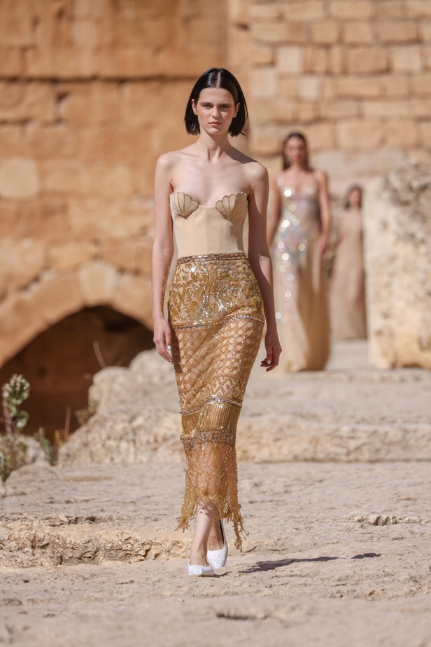 مجموعة أزياء دار جورج حبيقة الجاهزة لربيع وصيف 2024