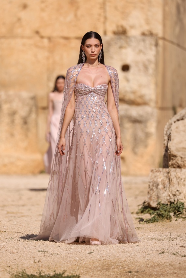 مجموعة أزياء دار جورج حبيقة الجاهزة لربيع وصيف 2024