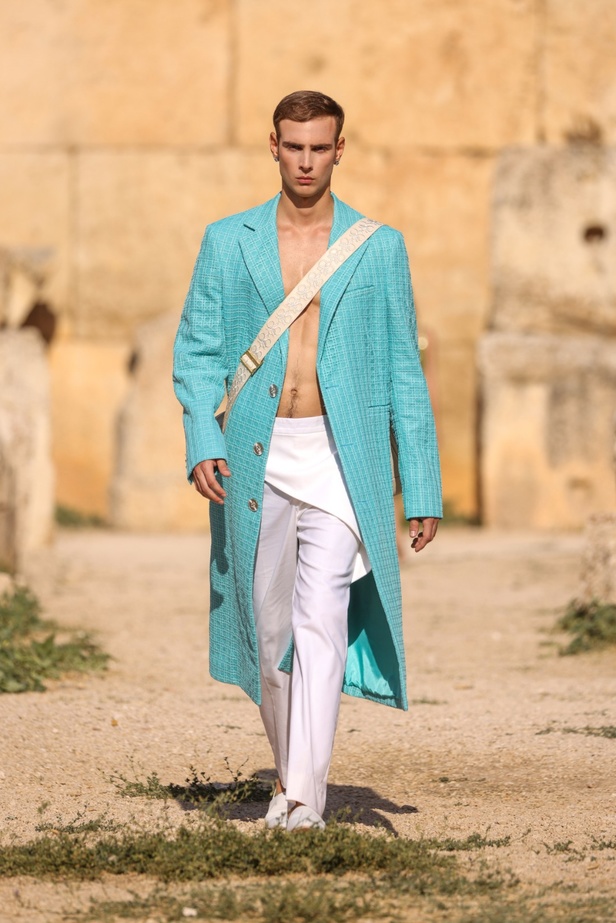 مجموعة أزياء دار جورج حبيقة الجاهزة لربيع وصيف 2024