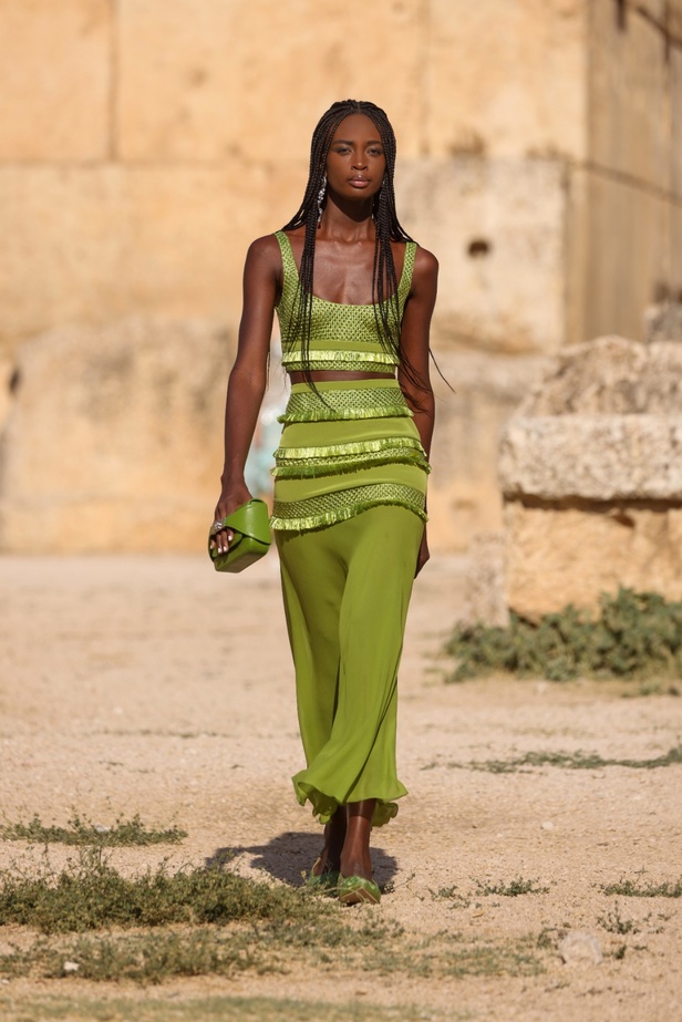 مجموعة أزياء دار جورج حبيقة الجاهزة لربيع وصيف 2024