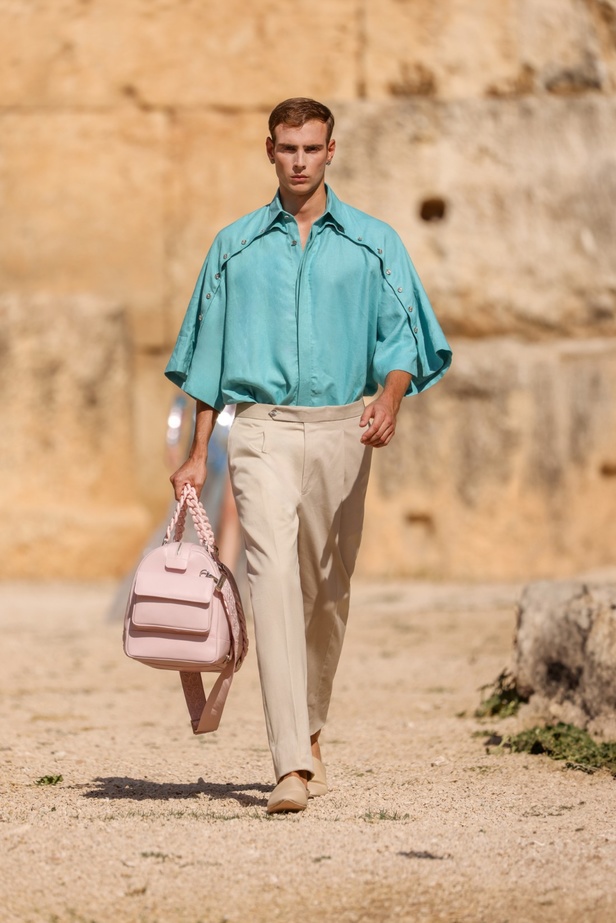 مجموعة أزياء دار جورج حبيقة الجاهزة لربيع وصيف 2024