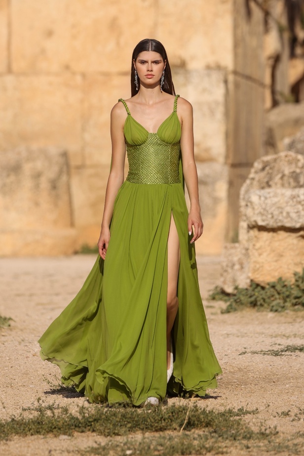 مجموعة أزياء دار جورج حبيقة الجاهزة لربيع وصيف 2024