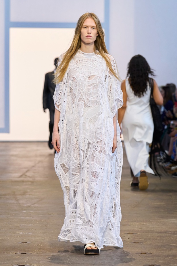 مجموعة Gabriela Hearst لربيع وصيف 2024