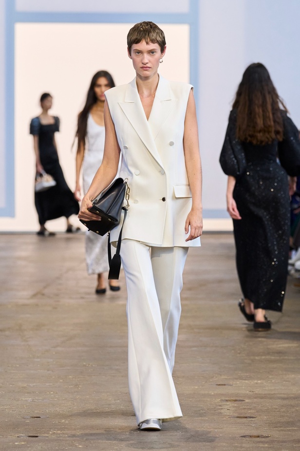 مجموعة Gabriela Hearst لربيع وصيف 2024