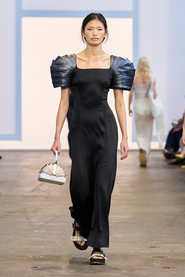 مجموعة Gabriela Hearst لربيع وصيف 2024