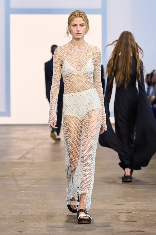 مجموعة Gabriela Hearst لربيع وصيف 2024