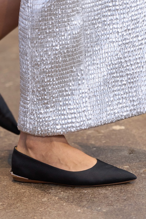 مجموعة Gabriela Hearst لربيع وصيف 2024... بساطة التصاميم تجتمع بحرفية عالية فاخرة ومستدامة