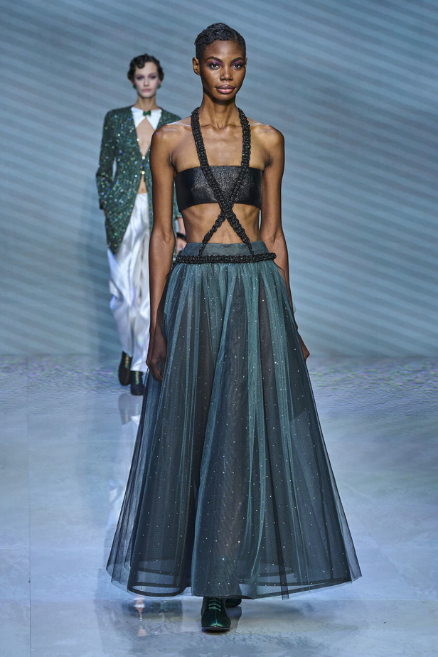 مجموعة Giorgio Armani لربيع وصيف 2024