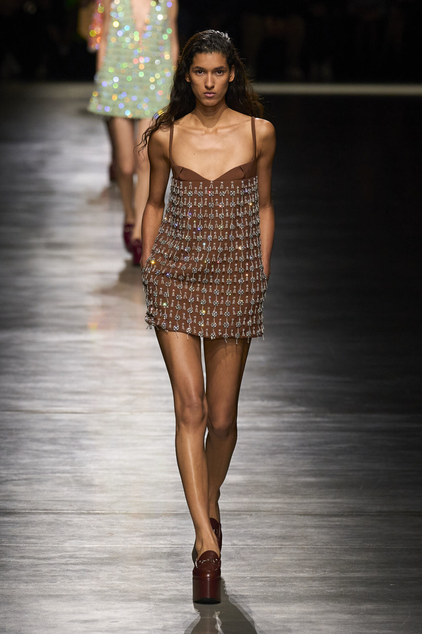 "غوتشي" تحيي لوناً جديداً وإنطلاقة جديدة في ميلان تسحر الألباب