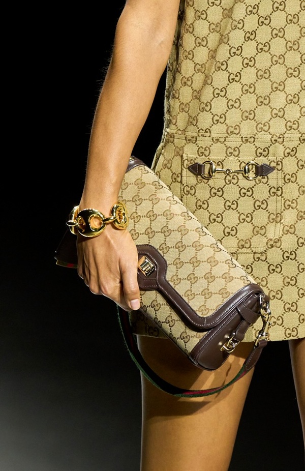 "غوتشي" تحيي لوناً جديداً وإنطلاقة جديدة في ميلان تسحر الألباب