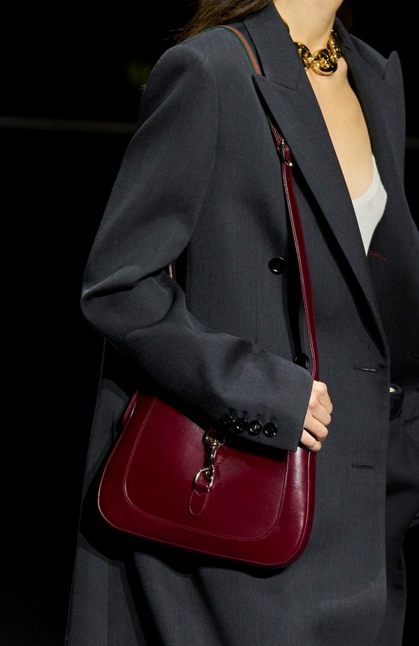 "غوتشي" تحيي لوناً جديداً وإنطلاقة جديدة في ميلان تسحر الألباب