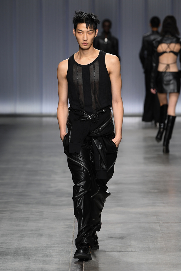 ICEBERG تفتتح أسبوع الموضة في ميلان بتصاميم متمردة 