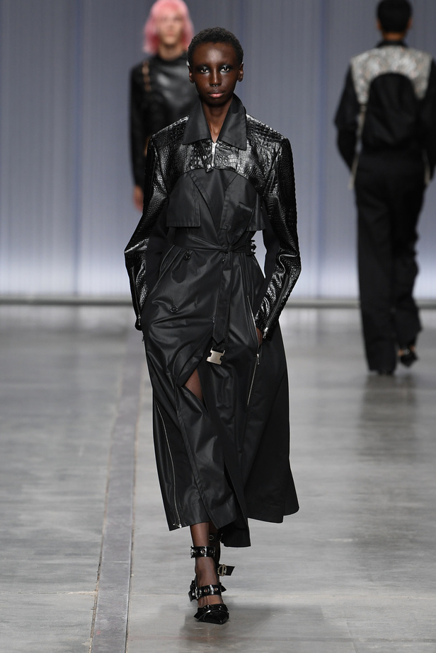 ICEBERG تفتتح أسبوع الموضة في ميلان بتصاميم متمردة 