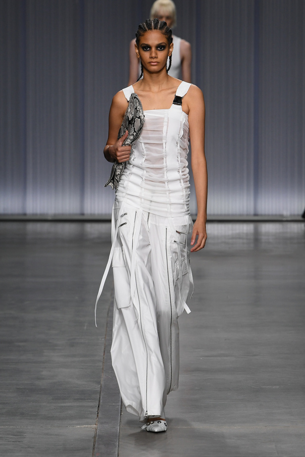 ICEBERG تفتتح أسبوع الموضة في ميلان بتصاميم متمردة 