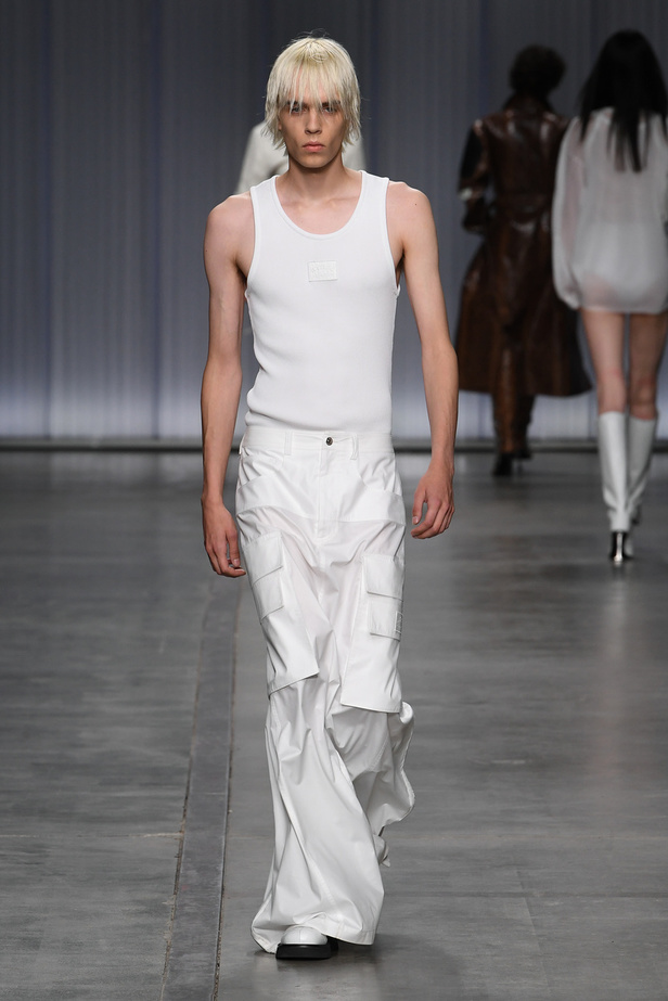 ICEBERG تفتتح أسبوع الموضة في ميلان بتصاميم متمردة 