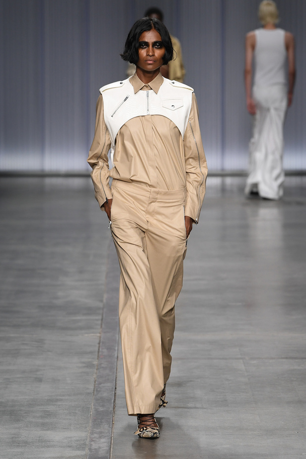 ICEBERG تفتتح أسبوع الموضة في ميلان بتصاميم متمردة 