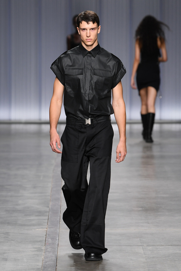 ICEBERG تفتتح أسبوع الموضة في ميلان بتصاميم متمردة 