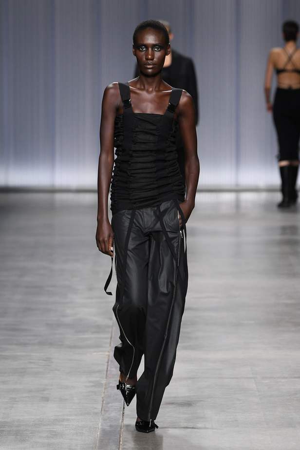 ICEBERG تفتتح أسبوع الموضة في ميلان بتصاميم متمردة 