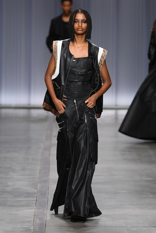 ICEBERG تفتتح أسبوع الموضة في ميلان بتصاميم متمردة 