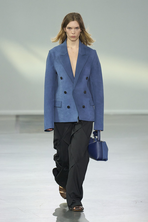 البساطة والراحة عنوان مجموعة JW ADERSON لربيع وصيف 2024