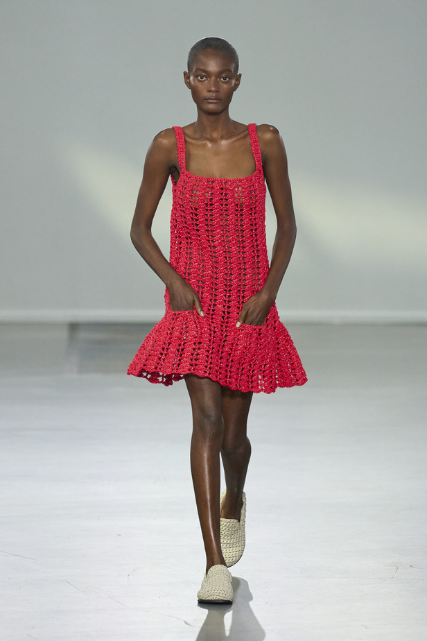 البساطة والراحة عنوان مجموعة JW ADERSON لربيع وصيف 2024