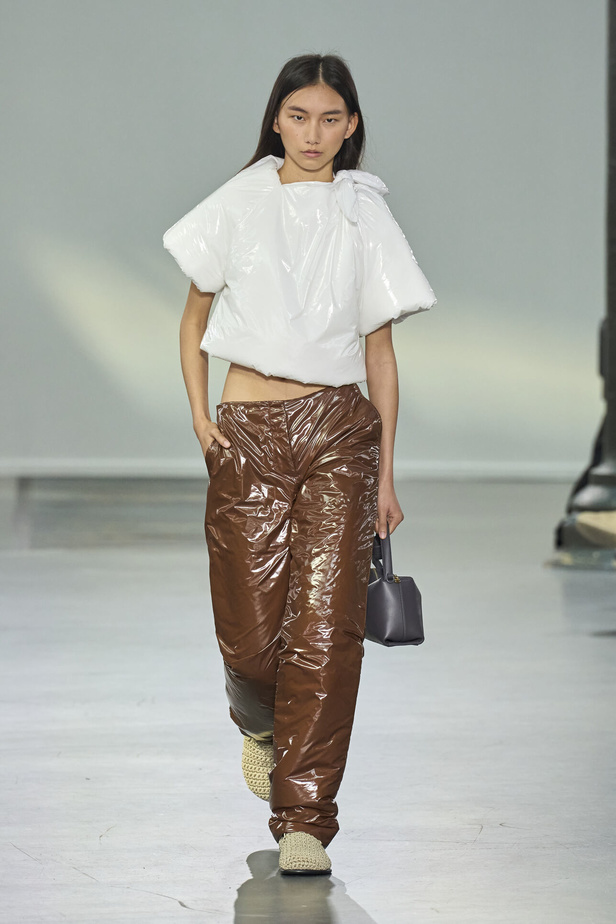 البساطة والراحة عنوان مجموعة JW ADERSON لربيع وصيف 2024