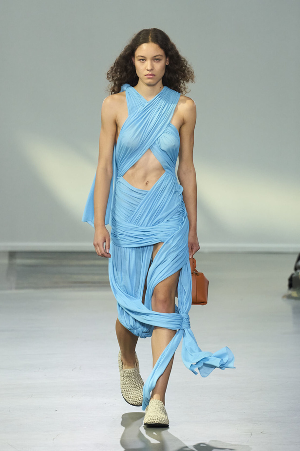 البساطة والراحة عنوان مجموعة JW ADERSON لربيع وصيف 2024