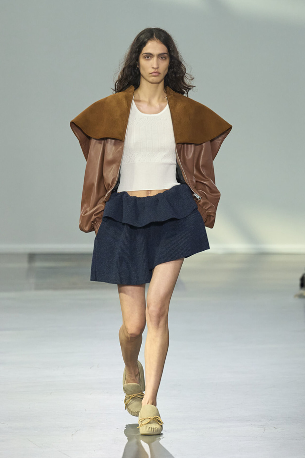 البساطة والراحة عنوان مجموعة JW ADERSON لربيع وصيف 2024