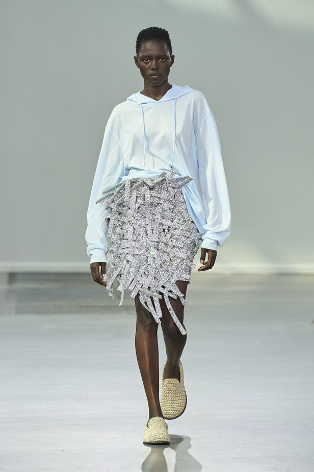 البساطة والراحة عنوان مجموعة JW ADERSON لربيع وصيف 2024