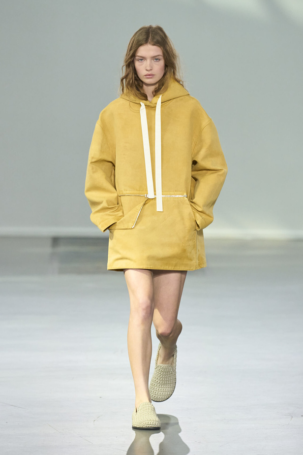 البساطة والراحة عنوان مجموعة JW ADERSON لربيع وصيف 2024