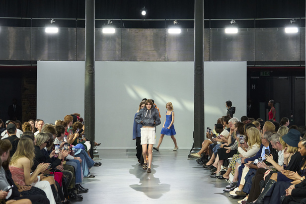 البساطة والراحة عنوان مجموعة JW ADERSON لربيع وصيف 2024