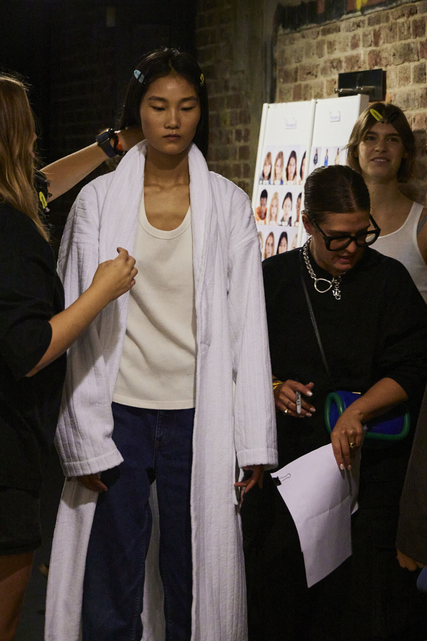 البساطة والراحة عنوان مجموعة JW ADERSON لربيع وصيف 2024