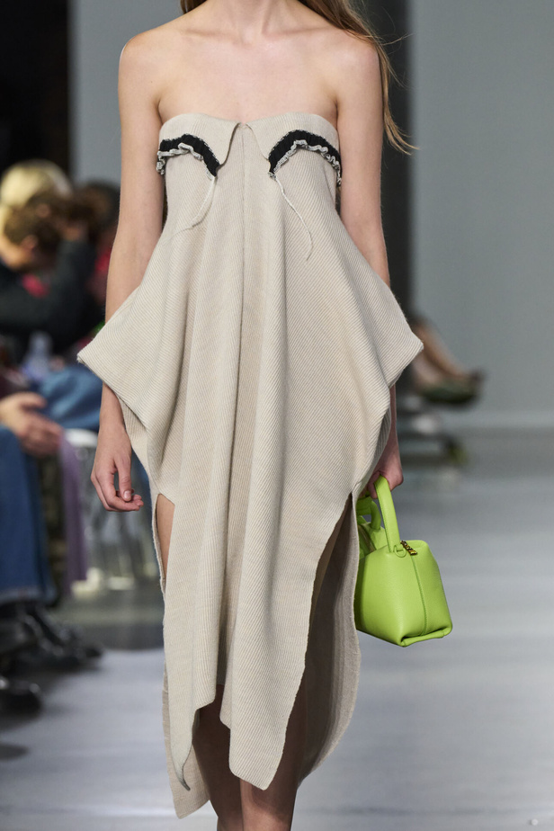 البساطة والراحة عنوان مجموعة JW ADERSON لربيع وصيف 2024