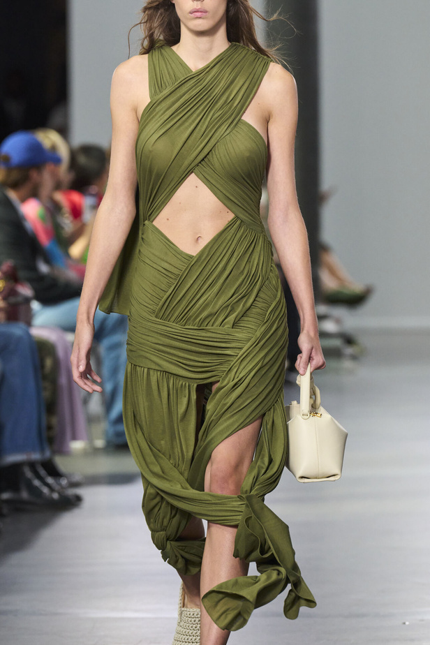 البساطة والراحة عنوان مجموعة JW ADERSON لربيع وصيف 2024