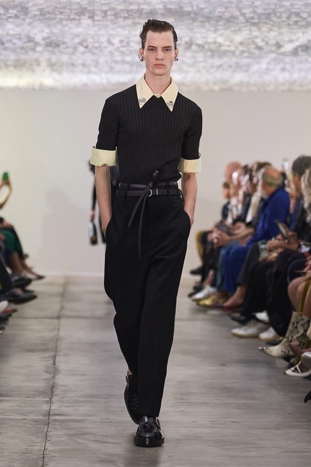 بساطة ودقة عالية في مجموعة Jil Sander لربيع وصيف 2024