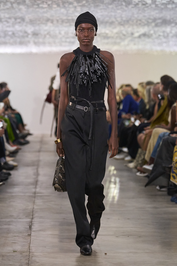 بساطة ودقة عالية في مجموعة Jil Sander لربيع وصيف 2024