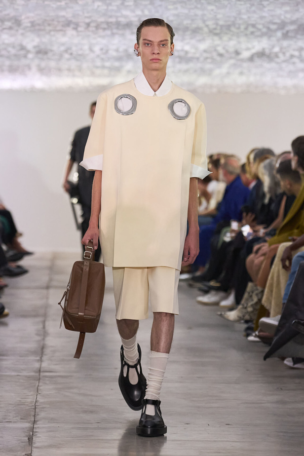 بساطة ودقة عالية في مجموعة Jil Sander لربيع وصيف 2024