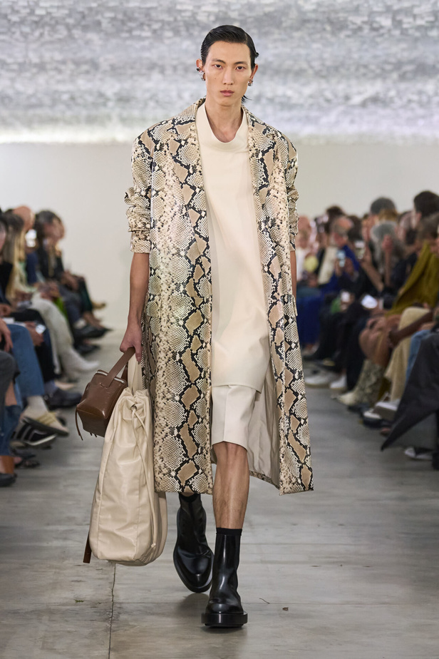 بساطة ودقة عالية في مجموعة Jil Sander لربيع وصيف 2024