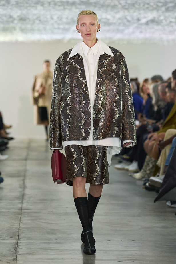 بساطة ودقة عالية في مجموعة Jil Sander لربيع وصيف 2024