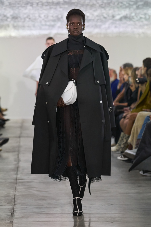 بساطة ودقة عالية في مجموعة Jil Sander لربيع وصيف 2024