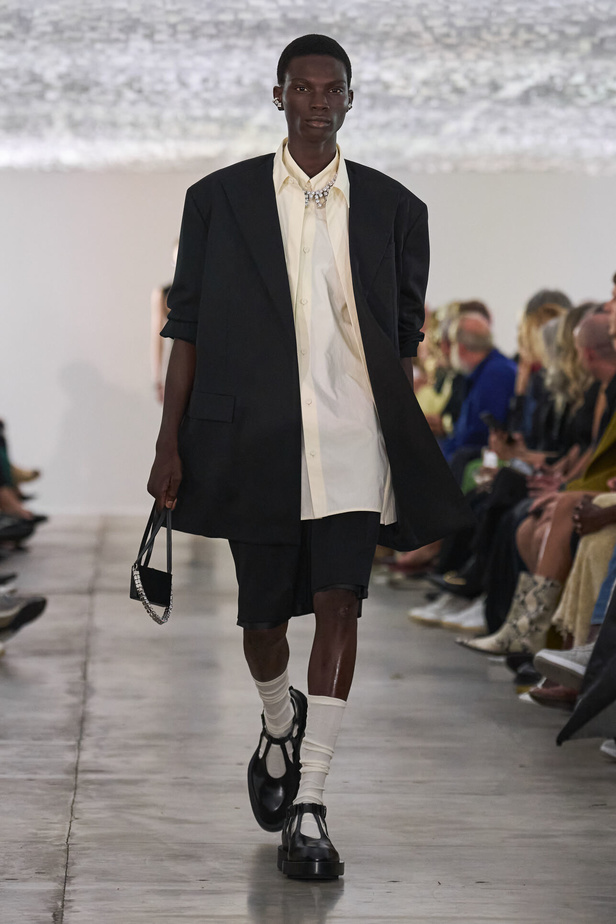 بساطة ودقة عالية في مجموعة Jil Sander لربيع وصيف 2024