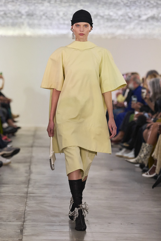 بساطة ودقة عالية في مجموعة Jil Sander لربيع وصيف 2024