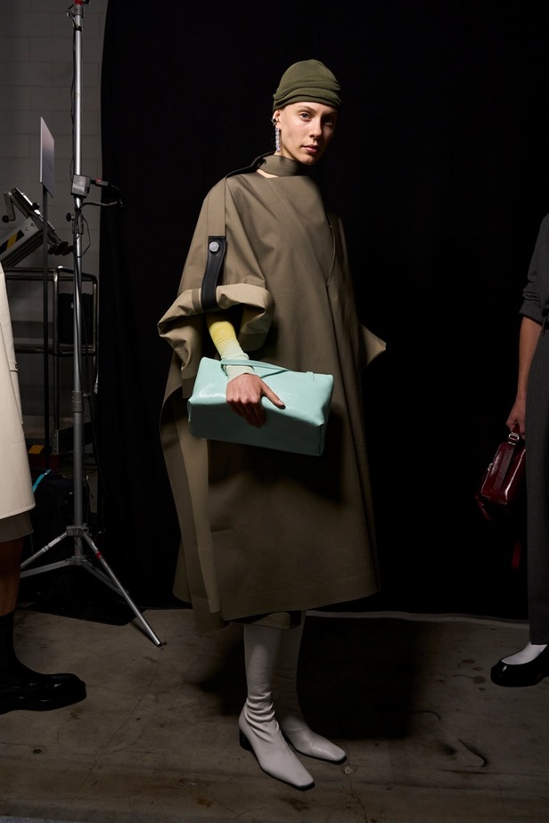 بساطة ودقة عالية في مجموعة Jil Sander لربيع وصيف 2024