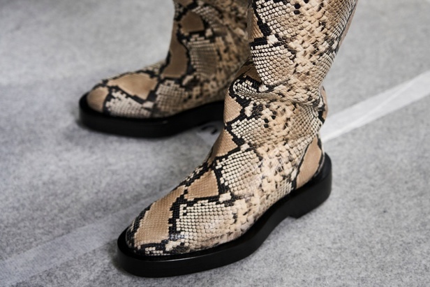 بساطة ودقة عالية في مجموعة Jil Sander لربيع وصيف 2024