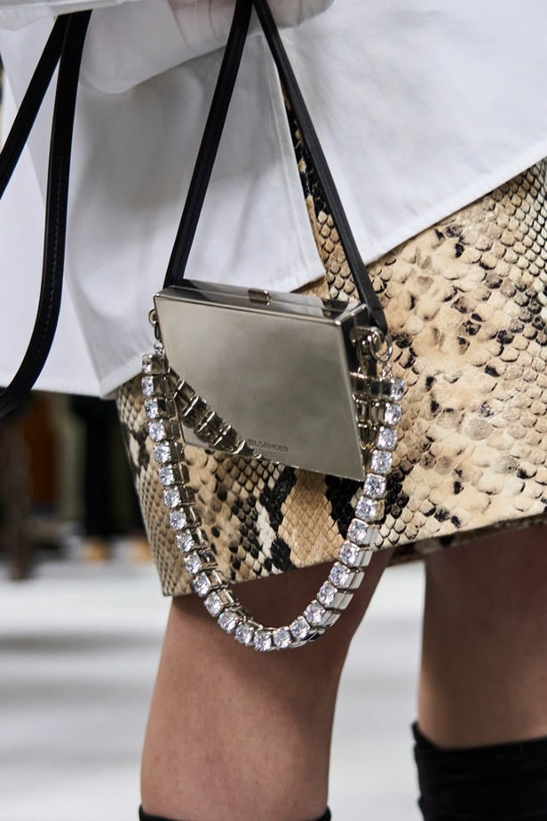 بساطة ودقة عالية في مجموعة Jil Sander لربيع وصيف 2024