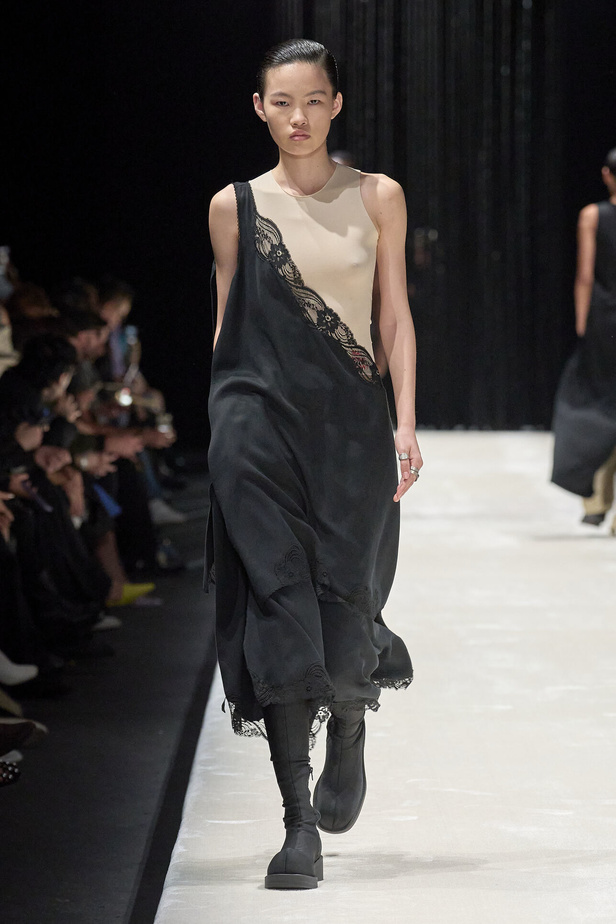 مجموعة MM6 Maison Margiela لربيع وصيف 2024