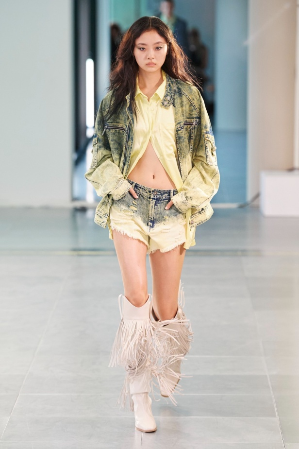 مجموعة Mark Fast لربيع وصيف 2024